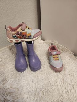 Girls shoes