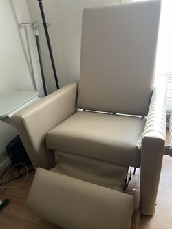 chair recliner with wheels