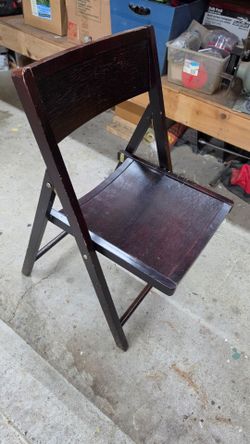 Free insignificant chair