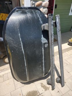Yakima Rocketbox Pro 14 with Thule Cargo Bars
