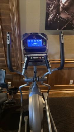 Spirit Fitness XE395 Elliptical