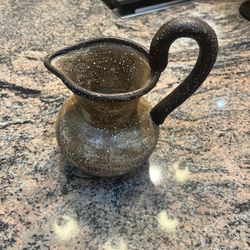 Small Pitcher Style Base