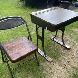 Kids Desk - $20