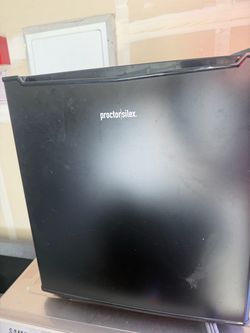 Mini fridge