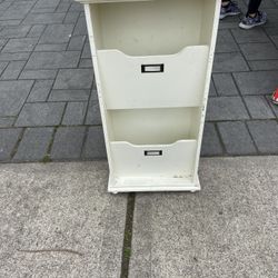 Wooden Magazine Rack 