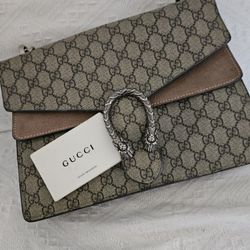 GUCCI Dionysus  GG supreme Medium Handbag 