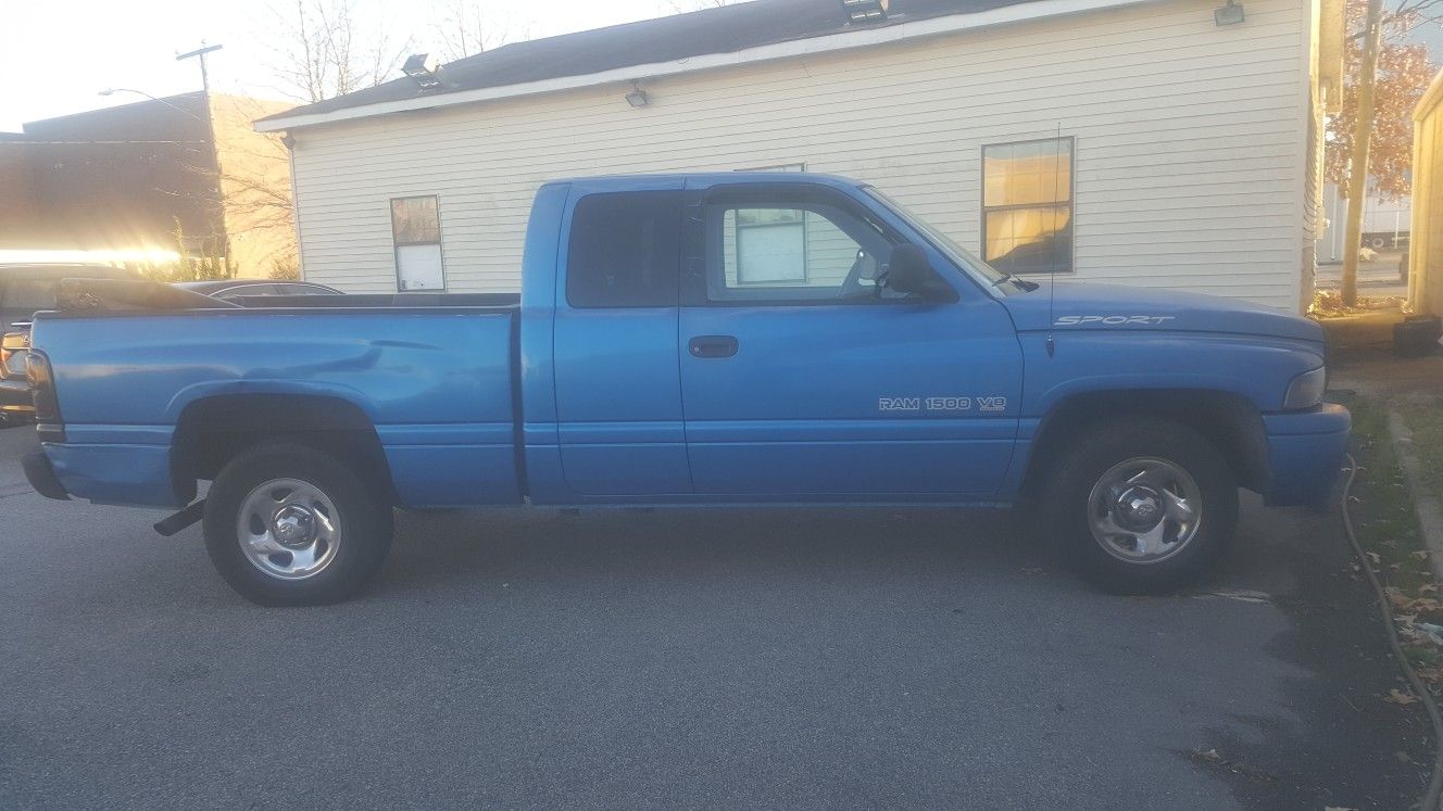 Dodge RAM FOR SALE V8 ASKING 2,999
