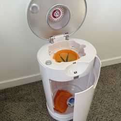 Munchkin UV Diaper Pail