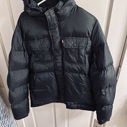 Black Levi’s Puffer Jacket 