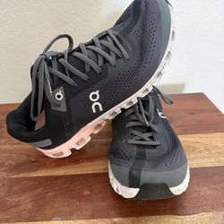 Women’s OnCloud running shoes