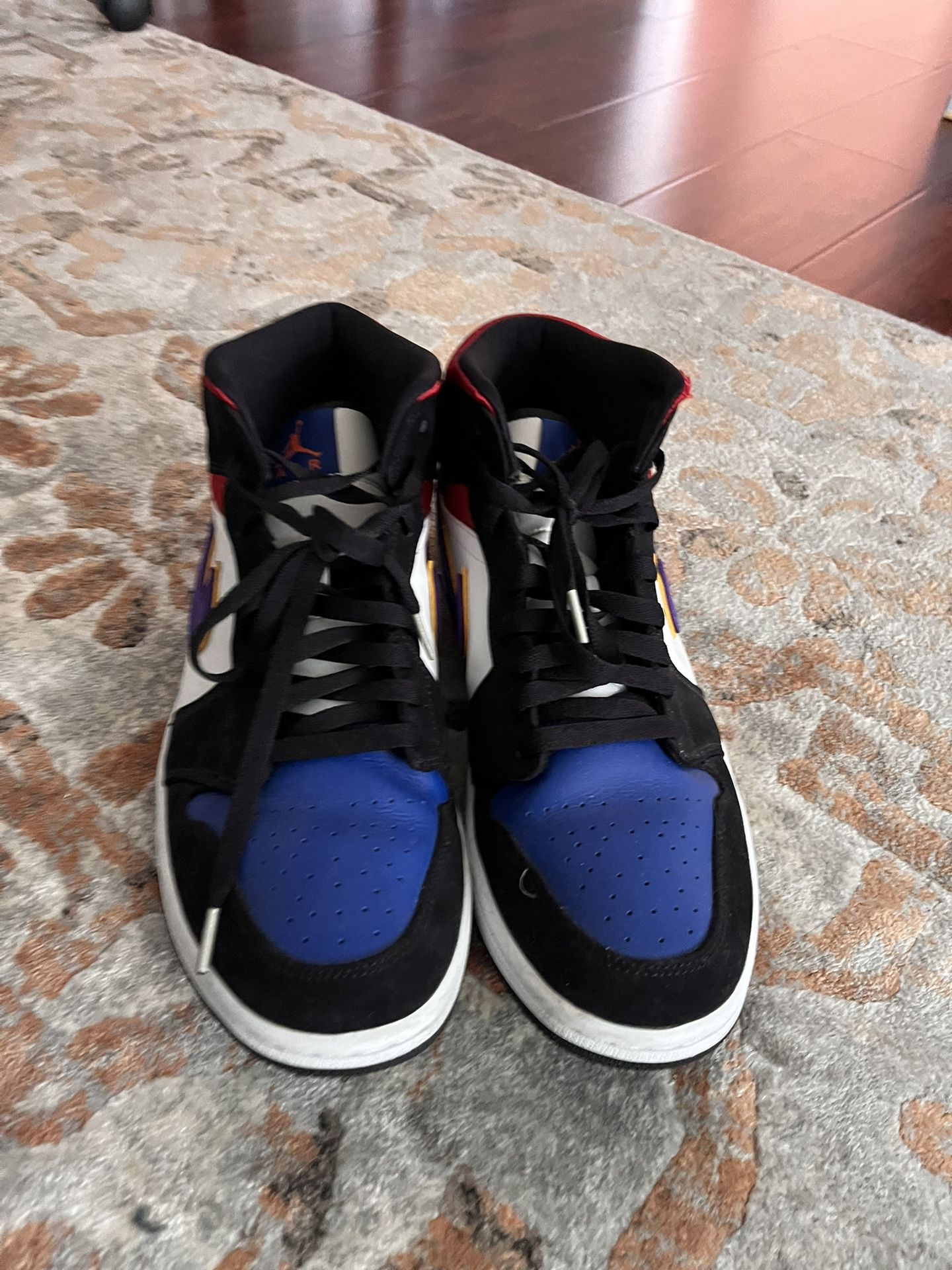Jordan 1 Mid