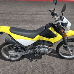 2015 Suzuki Dr200 Streetlegal 80mpg