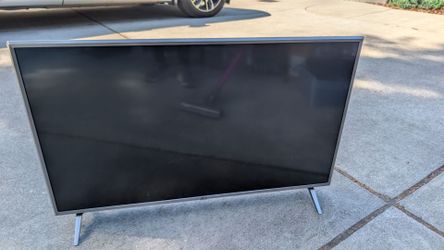 LG 4K TV 43 inches