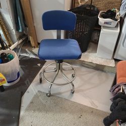 Swivel chair in good condition