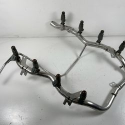 BMW 540i M62tu ENGINE FUEL RAIL WITH INJECTORS