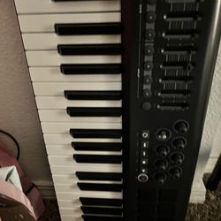 MIDI Controller Axiom 49 Keys 