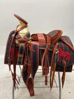 Montura charra bordada