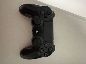 Play station 4 DualShock 4 black controller