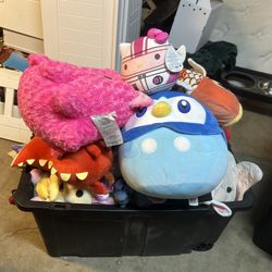 HUGE Pile Of Stuffed Animals 