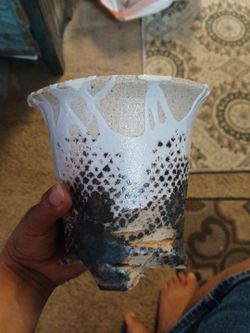 Hand made pot w0