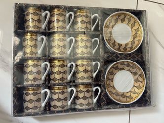 Coffee cup set consisting of 12 cups.