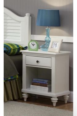 Homestyles Bermuda Nightstand (White)