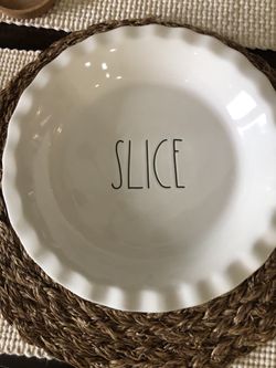 Rae Dunn Pie Plate