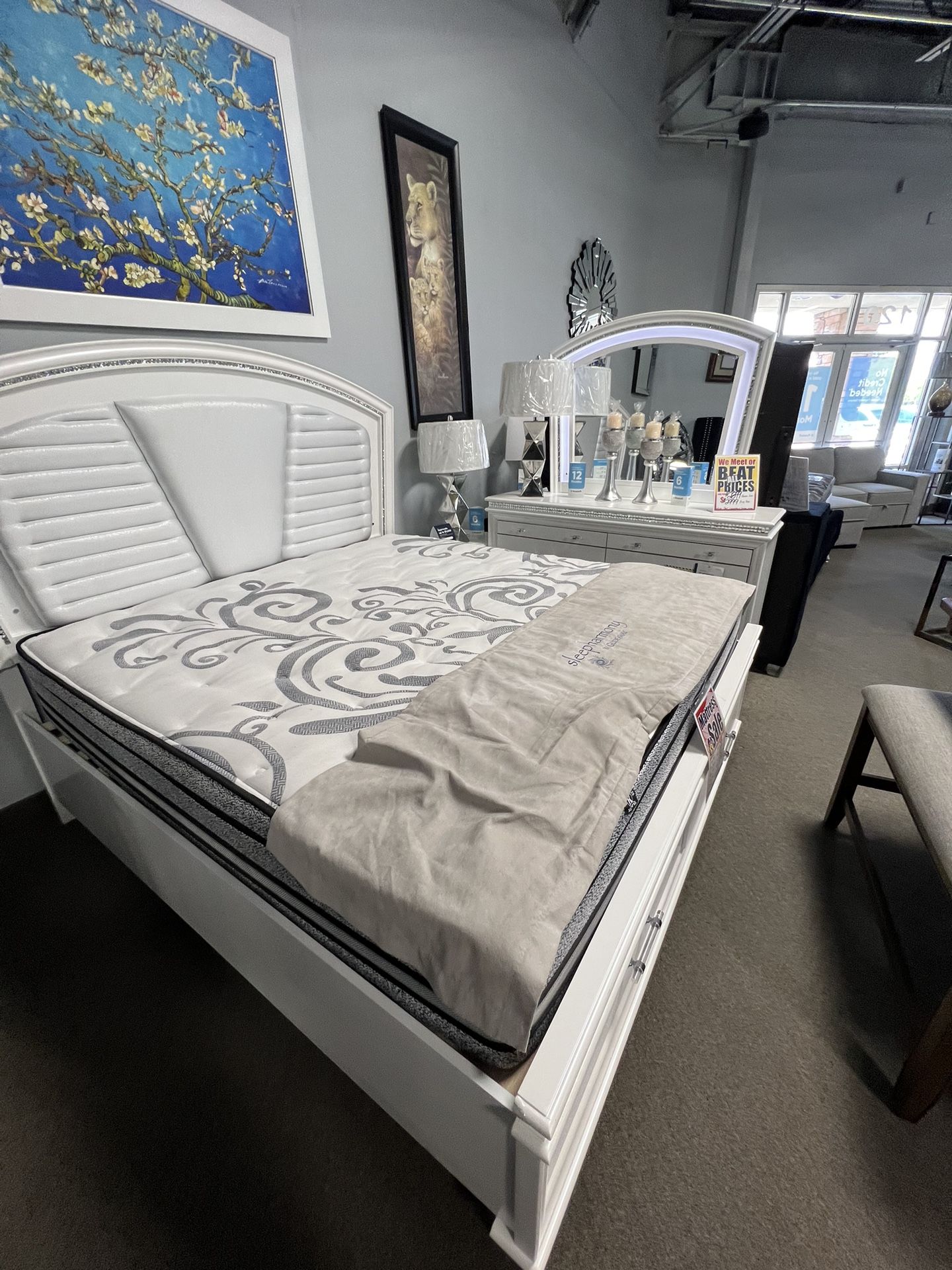 Glam King 4Pc Bed Set $2999✨🤍