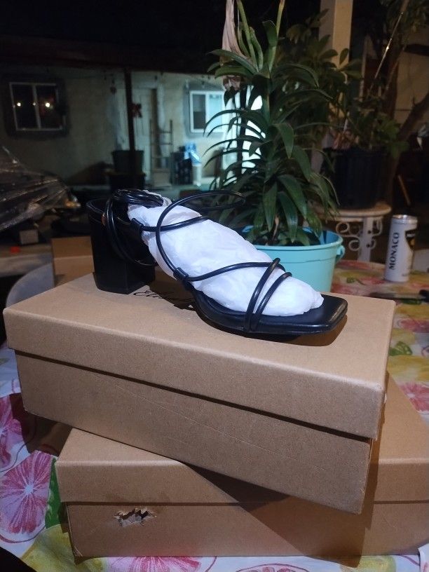 Strap Heel