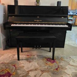 Hallet, Davis & Co 43.5" Upright Black Piano