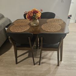 4 Chair Table