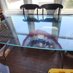 Kitchen Glass Table With 4 Chairs. Good Condition. 