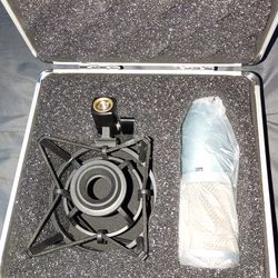 AKG Perception 220 Microphone