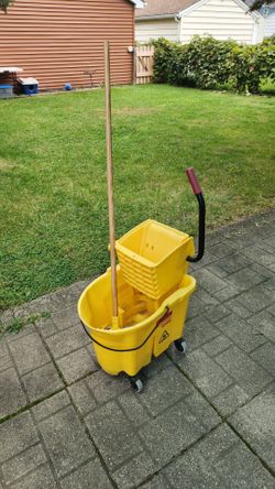 Rubbermaid commercial mop bucket cart with mop