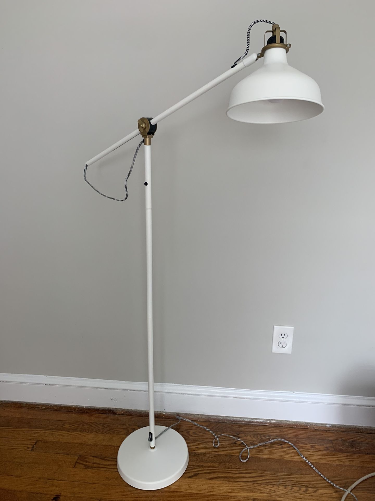 Floor/reading lamp with LED bulb, off-white