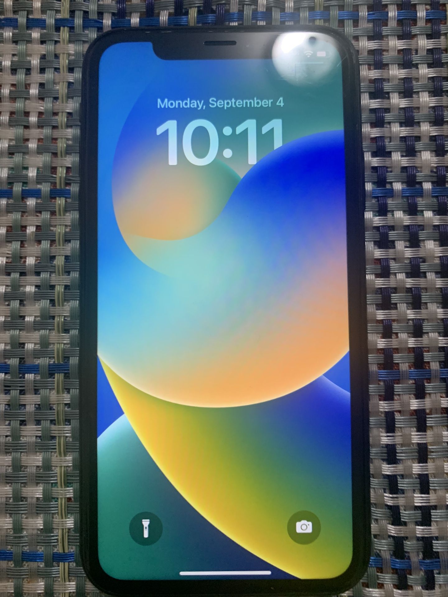 Apple iPhone XR 64GB Unlocked For Any Carrier Like New!