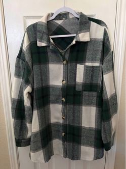 Checkered Women’s Long Sleeve Shacket