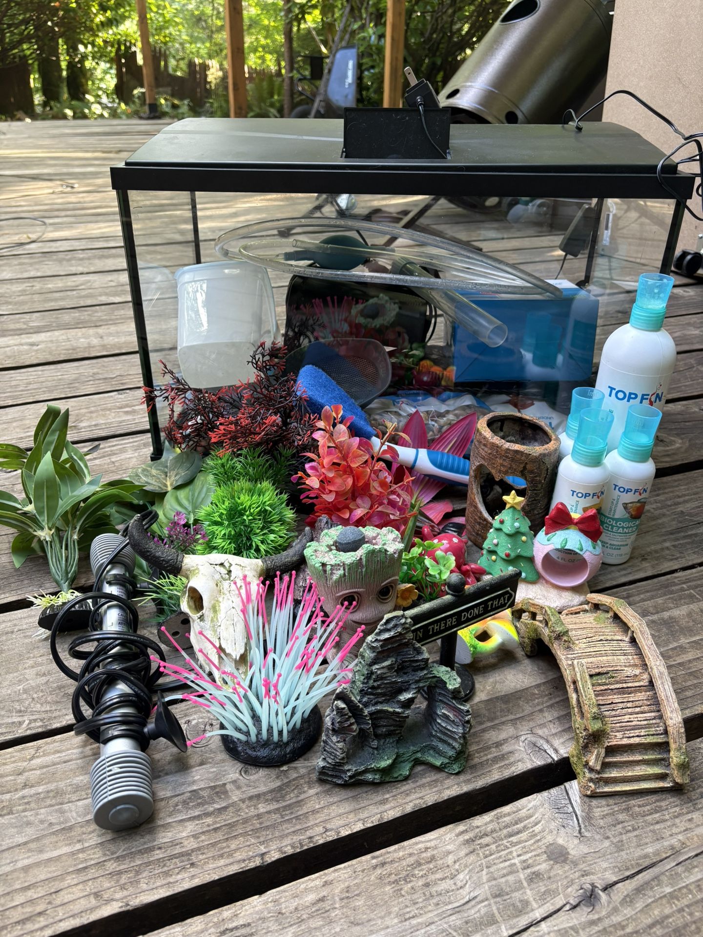 10 Gallon Top fin tank With lid and LED Lighting