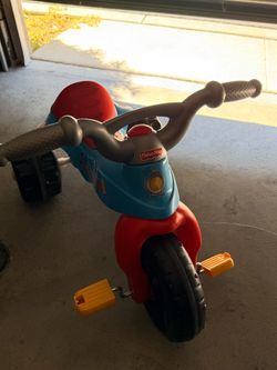 Fisher-Price Kids 3-Wheel Tricycle