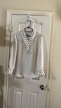 Chico’s ladies size 3 beautiful blouse