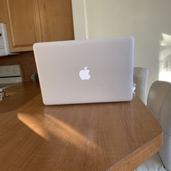 Apple MacBook 