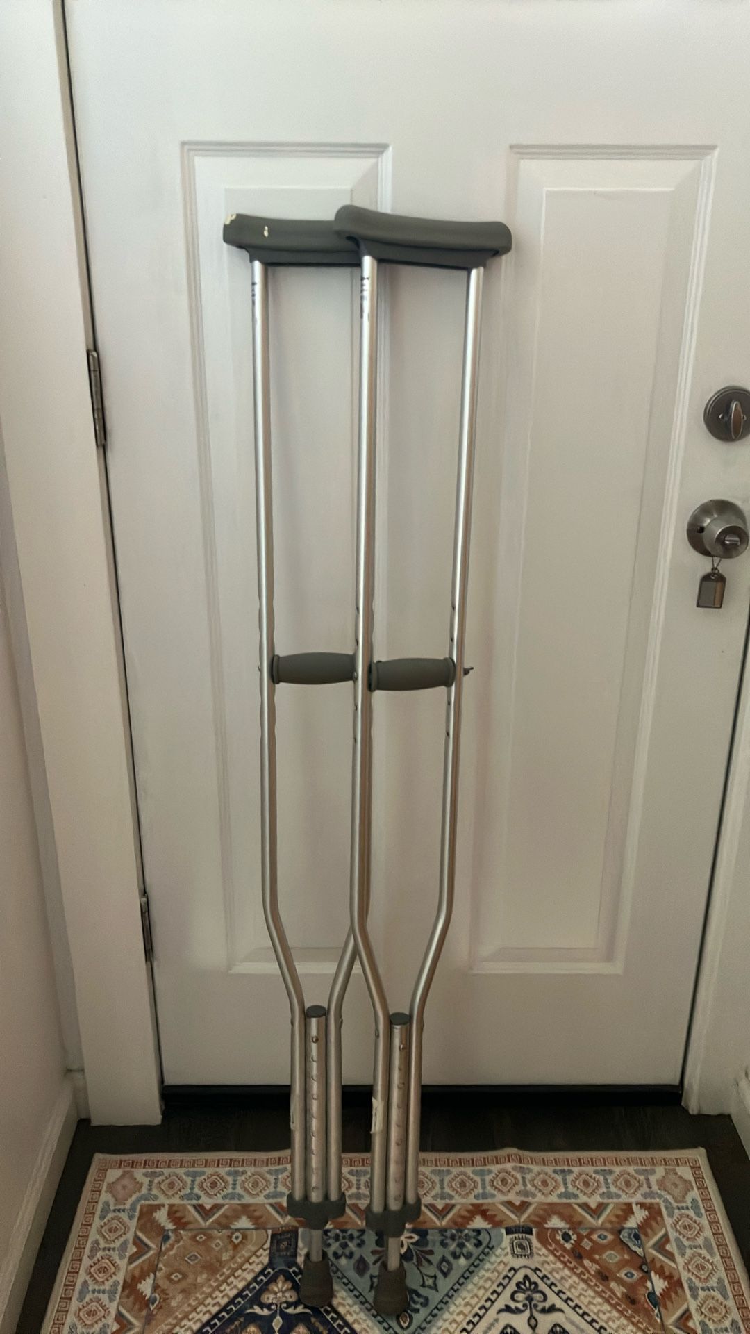 Guardian Crutches 5’10”-6’6”