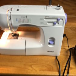 Good working condition Komar sewing machine
