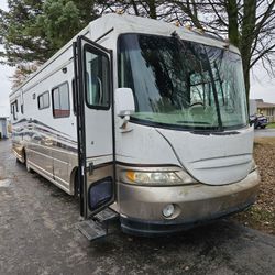 1999 FREIGHTLINER SC COACH 38FT 