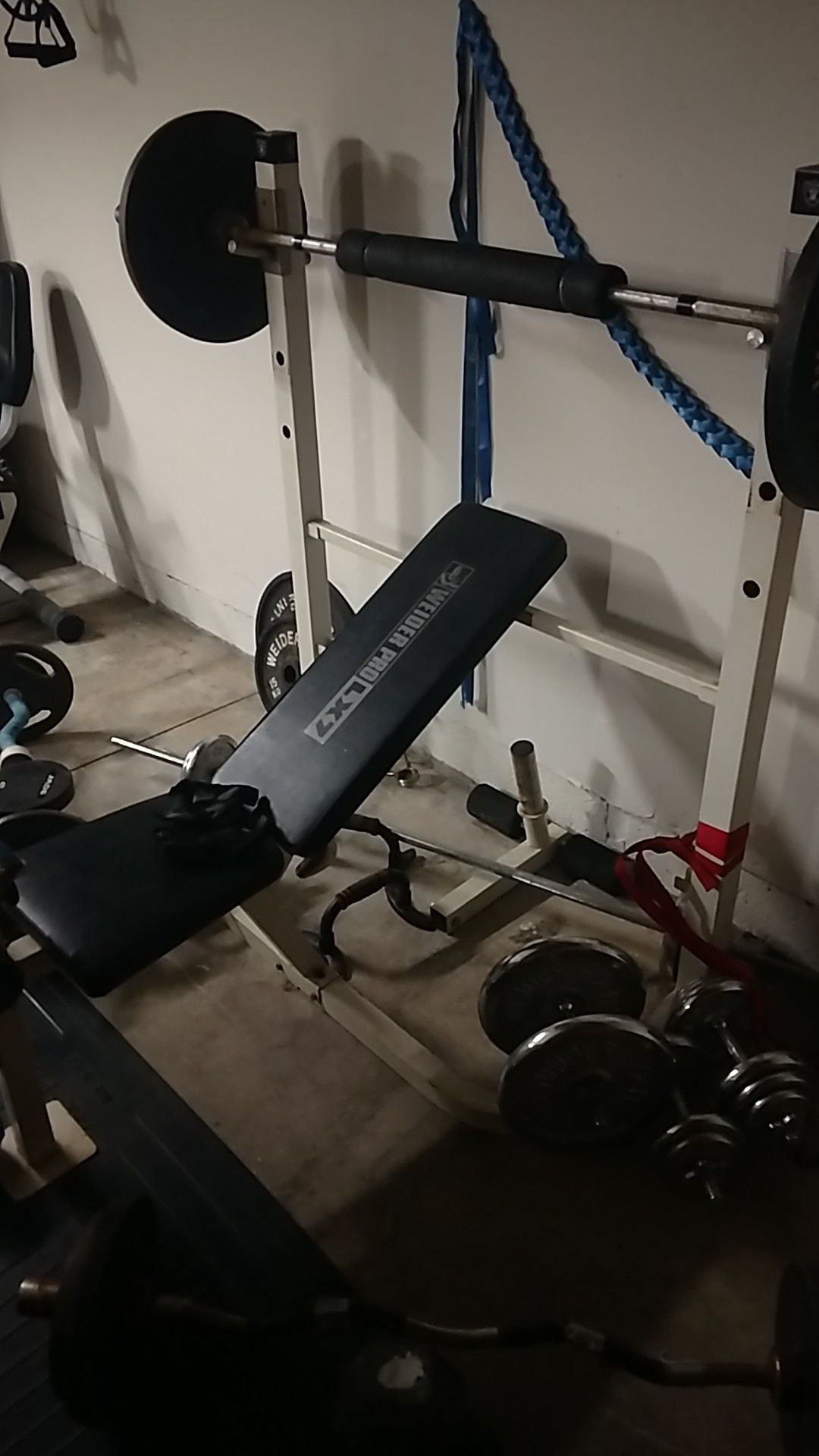 Weider pro Lx7 weight bench plus weights