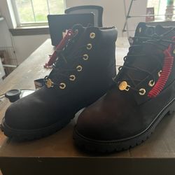 Women’s U.S. 8.5 Timberland boots - black ✨