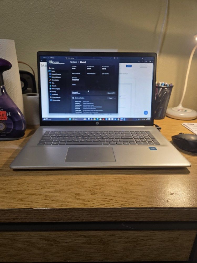 HP Laptop 17-cn3001tg.  Touchscreen Laptop