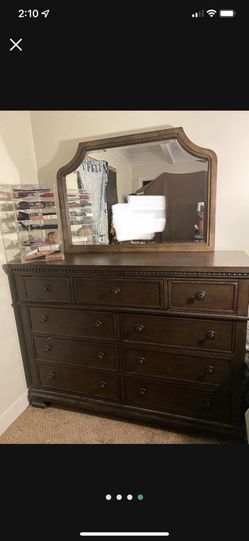 Vanity and Mirror (ASHLEY)