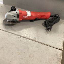 Milwaukee (6142-30)4-1/2”  Electric Grinder 