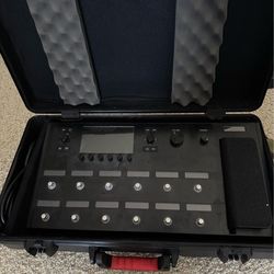 Line 6 Helix Floor + Gator Travel Case w/ Wheels